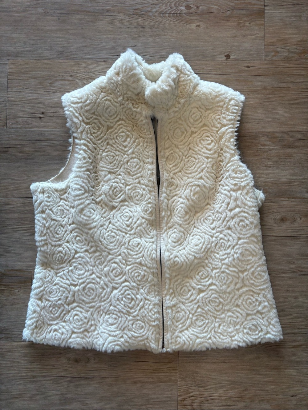 Cream Textured Faux Fur Vest with Rose Pattern